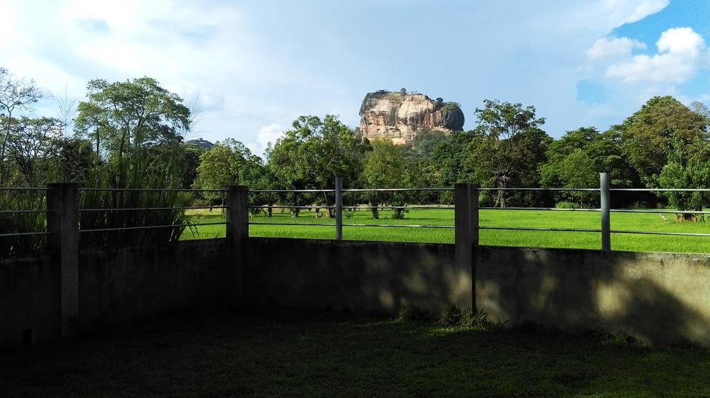 Lakmini Lodge Sigiriya Exterior photo